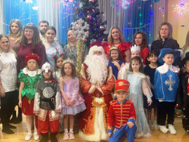С Новым годом, садик мой! С Новым годом, садик мой!.
