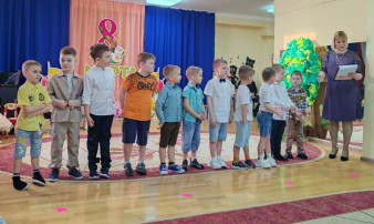 8 Марта в детском саду – самый трогательный, нежный и удивительный праздник. 8 Марта в детском саду – самый трогательный, нежный и удивительный праздник.